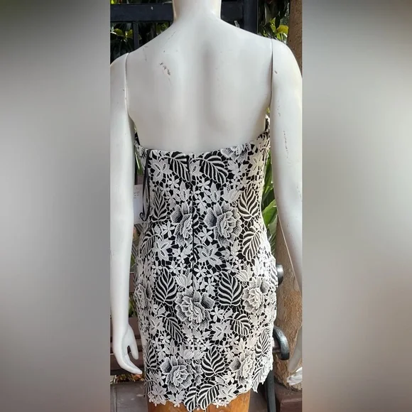 La Femme mini strapless black el white lace dress - Picture 2 of 5